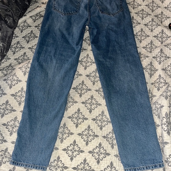 BDG high waisted mom jeans lightly distressed. 12 inch rise. 30 inch inseam. - Picture 3 of 6